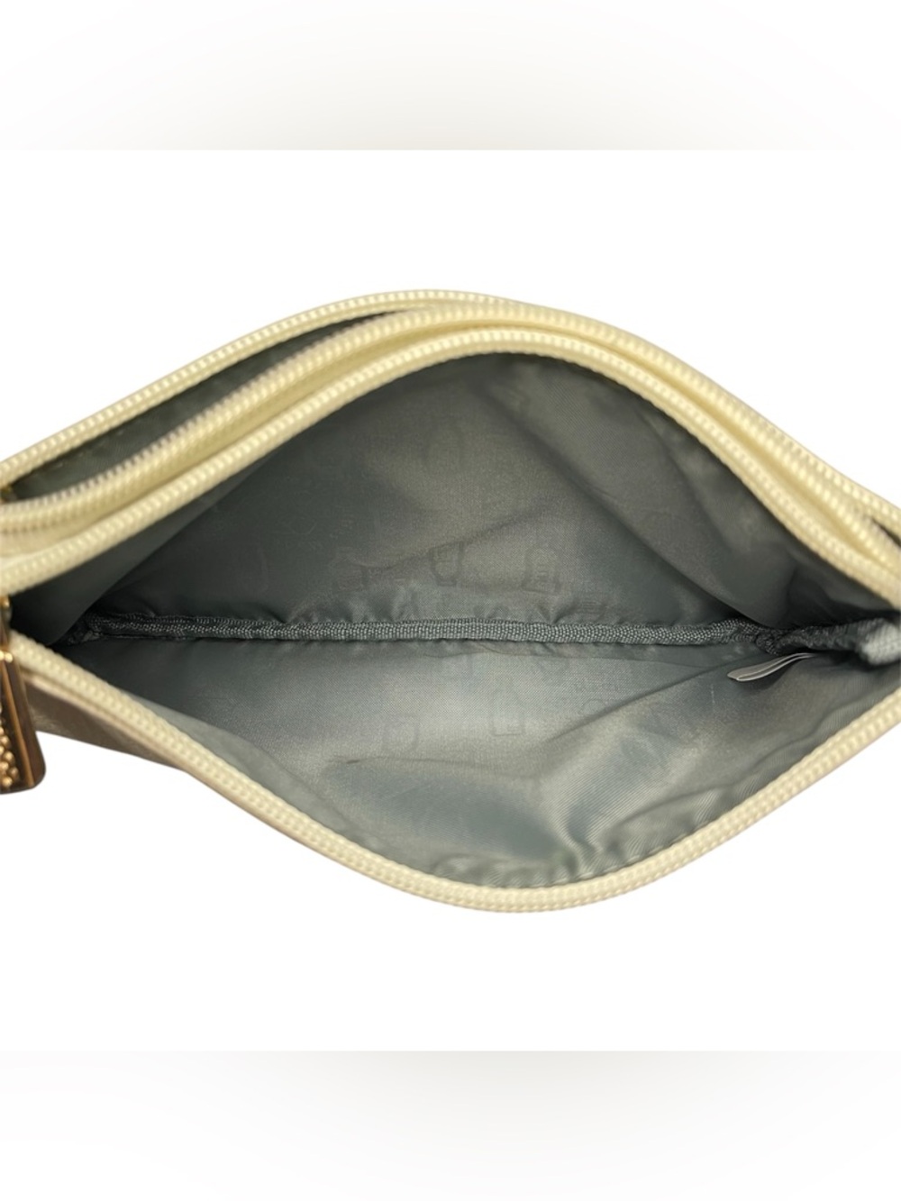 Pixie Mood Ivory Pebbled Wristlet - Picture 6 of 8